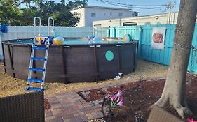 Lake Worth Beach Paradise Cove Cottage 2-1Bedroom
